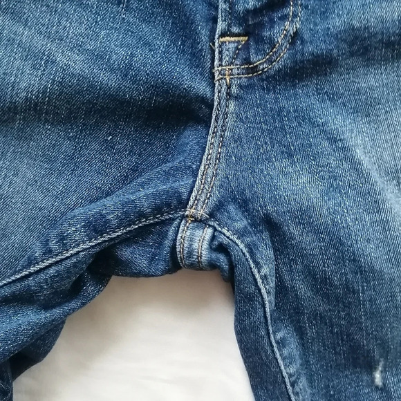 Frame Le Skinny De Jeanne Distressed Jeans in Matteson Wash 25 - Picture 8 of 15